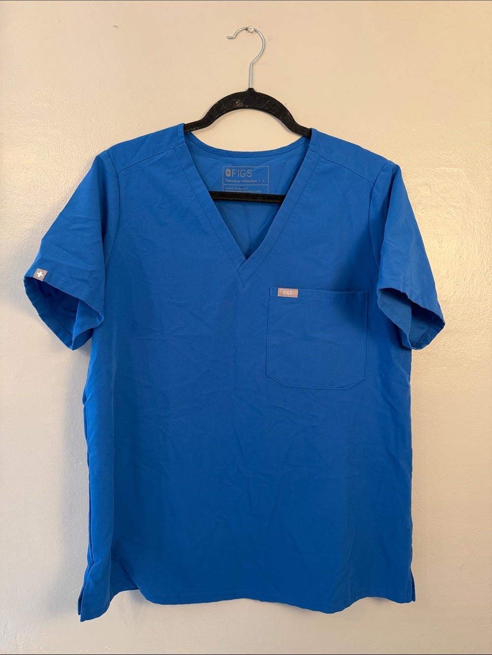 Figs V-Neck Top in Royal Blue size large
